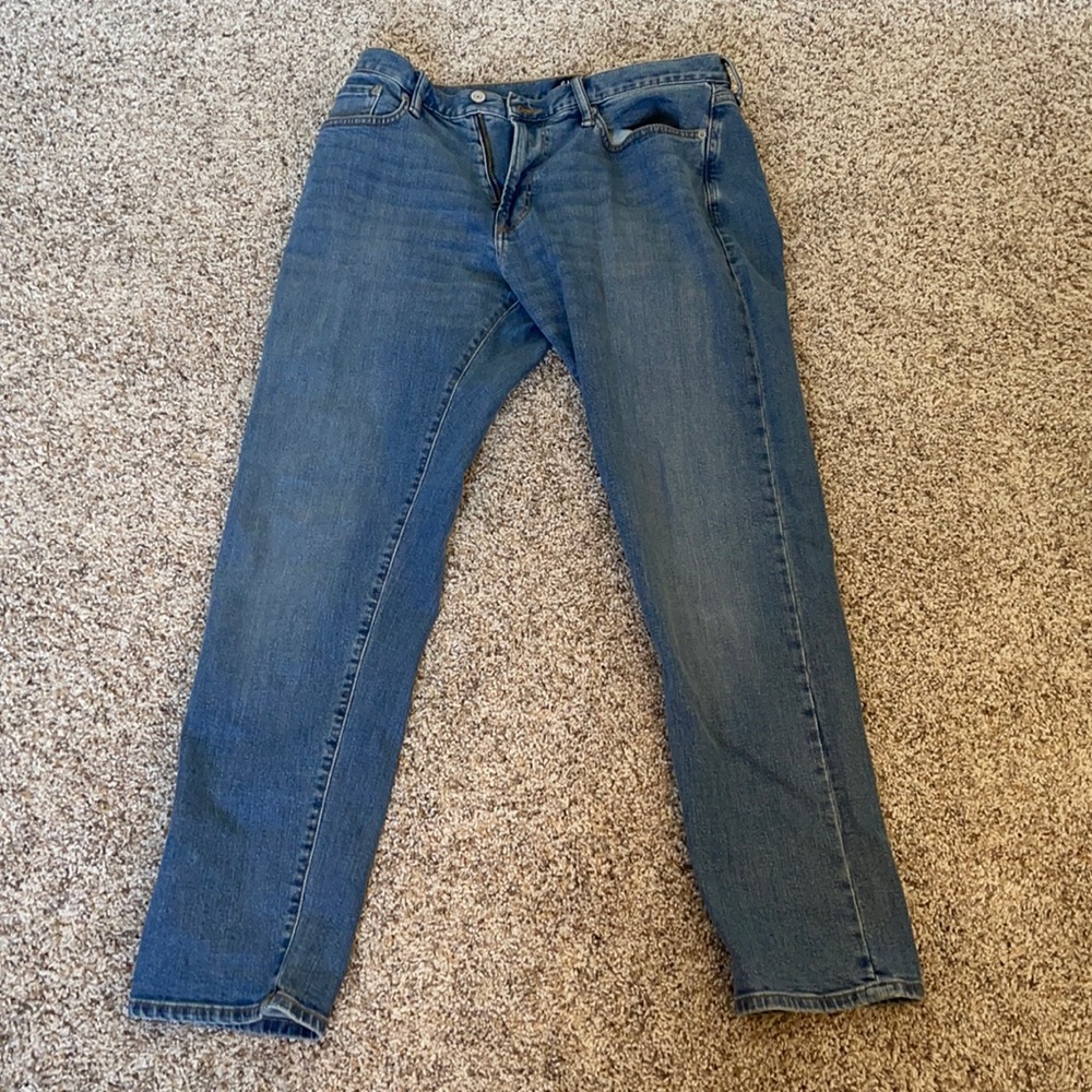 Gap 32/32 Athletic cut jeans